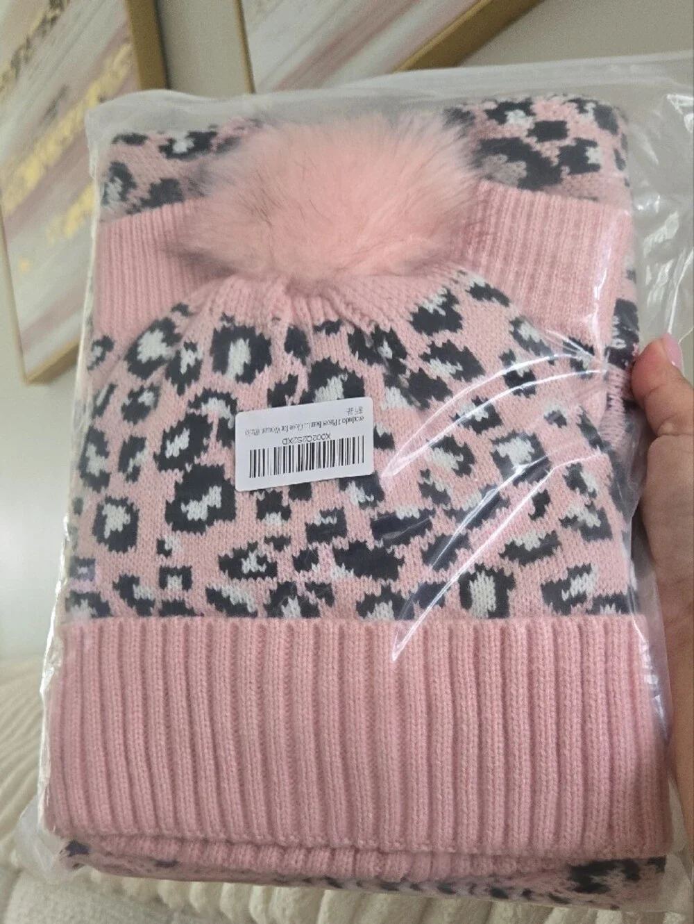 Pink Leopard Knit Hat, Scarf & Gloves Set Brand New Touch Screen Gloves
